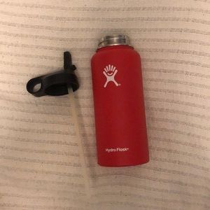 RED 32 OZ HYDROFLASK Wide Mouth Straw Cap